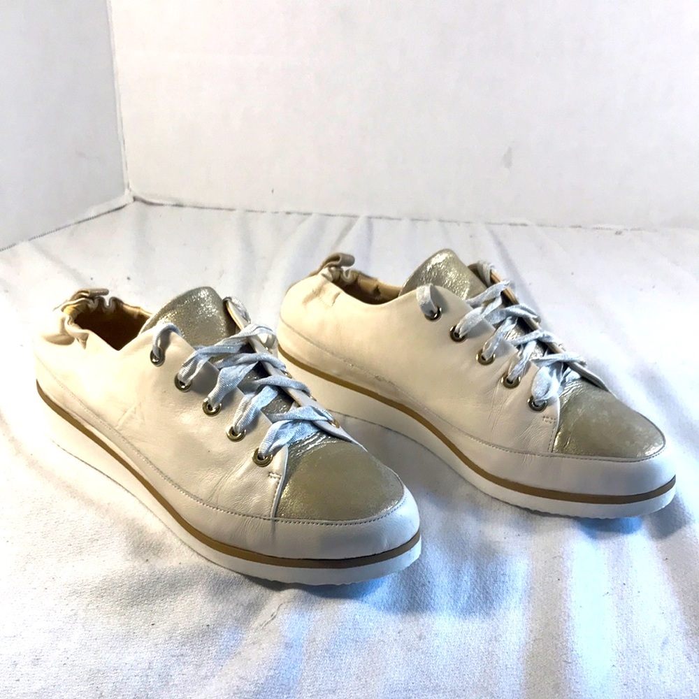 Ron White Designer Women’s Nova Ice/ Platinum Leather Lace Up Comfort Sneakers